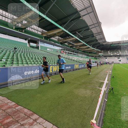 13.09.2026 - 21. swb-Marathon Bremen Michael Burmester http://msf.ph/oto/10306730 13.09.2026 12:59:44 Laufen im Stadion 135, 148, 191, 226, 232, 260, 342, 651, 745, 972, 1080, 1166, 1209, 1281, 1368, 1493, 1494, 1516, 1642, 1650, 1861, 1931, 1935, 1963, 2088, 2210, 2289, 2293, 2306, 2322, 2343, 2367, 2425, 2481, 2517, 2570, 2577, 2686, 2700, 2771, 2806, 2807, 2827, 2885, 2899, 2906, 2914, 2953, 2961, 2979, 3015, 3021, 3076, 3098, 3105, 3120, 3124, 3145, 3168, 3190, 3233, 3273, 3354, 3435, 3480, 3516, 3531, 3560, 3652, 3729, 3855, 3861, 3930, 3934, 205 meine-sportfotos.de