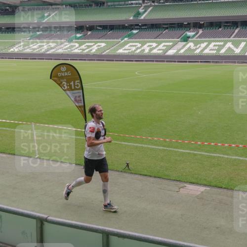 13.09.2026 - 21. swb-Marathon Bremen Michael Burmester http://msf.ph/oto/10306763 13.09.2026 12:28:28 Laufen im Stadion 103, 358, 420, 553, 574, 649, 719, 858, 934, 959, 1161, 1253, 1256, 1352, 1391, 1428, 1525, 1724, 1783, 1917, 2032, 3662, 4264, 149, 289, 447, 814, 968, 1187, 1313, 1483, 1544, 2044 meine-sportfotos.de