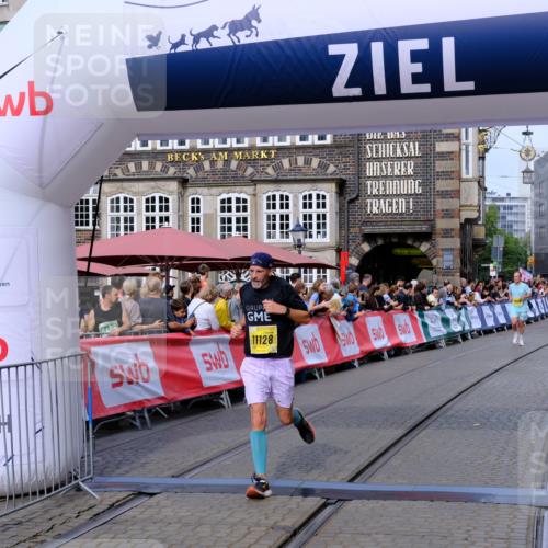 13.09.2026 - 21. swb-Marathon Bremen Tim E. http://msf.ph/oto/10306822 13.09.2026 10:50:27 Ziel 10452, 10876, 11111, 11128, 11178, 11415, 11497, 11499, 12240, 12269, 12510 meine-sportfotos.de