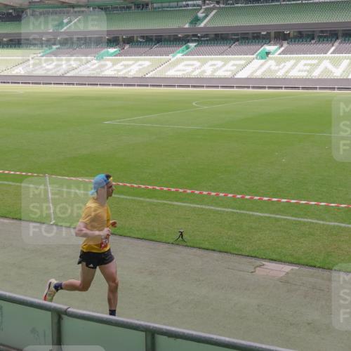 13.09.2026 - 21. swb-Marathon Bremen Michael Burmester http://msf.ph/oto/10306854 13.09.2026 12:29:23 Laufen im Stadion 314, 358, 520, 547, 553, 574, 649, 719, 858, 934, 959, 1253, 1256, 1391, 1428, 1525, 1724, 1783, 3662, 206, 322, 447, 814, 841, 875, 968, 1187, 1313, 1840, 2044, 2143 meine-sportfotos.de