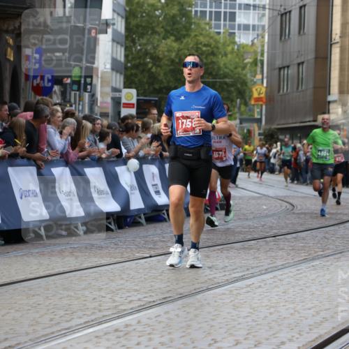 13.09.2026 - 21. swb-Marathon Bremen Strokosch-Dieckow http://msf.ph/oto/10306869 13.09.2026 13:00:28 Ziel 603, 671, 735, 912, 1571, 1758, 1911, 1930, 7015, 7170, 8689, 371, 453, 1136, 1550, 1754, 2141, 4904 meine-sportfotos.de