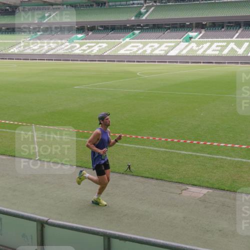 13.09.2026 - 21. swb-Marathon Bremen Michael Burmester http://msf.ph/oto/10306889 13.09.2026 12:29:43 Laufen im Stadion 314, 520, 547, 649, 719, 858, 934, 959, 1168, 1214, 1391, 1428, 1453, 206, 238, 322, 447, 814, 841, 875, 968, 1187, 1840, 2044, 2143 meine-sportfotos.de