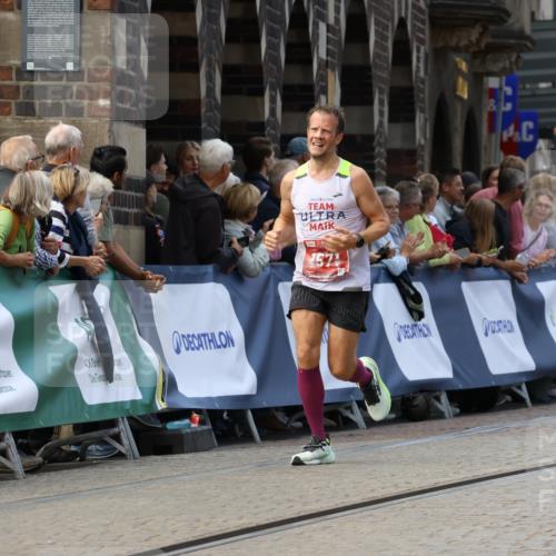 13.09.2026 - 21. swb-Marathon Bremen Strokosch-Dieckow http://msf.ph/oto/10306893 13.09.2026 13:00:32 Ziel 603, 671, 735, 912, 1571, 1758, 1911, 1930, 7015, 7170, 8689, 371, 453, 1136, 2141, 4904 meine-sportfotos.de