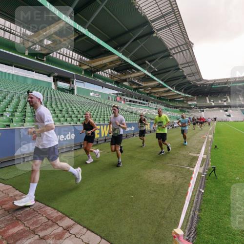 13.09.2026 - 21. swb-Marathon Bremen Michael Burmester http://msf.ph/oto/10306895 13.09.2026 13:00:12 Laufen im Stadion 135, 191, 226, 232, 242, 260, 342, 651, 687, 745, 972, 1080, 1166, 1209, 1368, 1493, 1494, 1516, 1650, 1861, 1935, 1963, 2088, 2210, 2289, 2293, 2306, 2322, 2409, 2427, 2481, 2485, 2490, 2517, 2560, 2570, 2577, 2658, 2686, 2700, 2708, 2781, 2806, 2827, 2885, 2899, 2906, 2914, 2953, 2961, 2967, 2979, 3015, 3021, 3076, 3098, 3105, 3124, 3145, 3168, 3173, 3190, 3233, 3273, 3354, 3385, 3480, 3516, 3524, 3531, 3642, 3652, 3729, 3774, 3855, 3856, 3861, 3930, 3934 meine-sportfotos.de