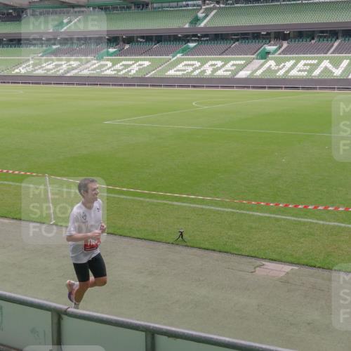 13.09.2026 - 21. swb-Marathon Bremen Michael Burmester http://msf.ph/oto/10306928 13.09.2026 12:30:10 Laufen im Stadion 314, 520, 547, 719, 858, 934, 959, 1168, 1214, 1357, 1453, 1639, 5212, 6485, 103, 206, 238, 322, 447, 841, 875, 968, 1187, 1352, 1840, 2032, 2044, 2143 meine-sportfotos.de