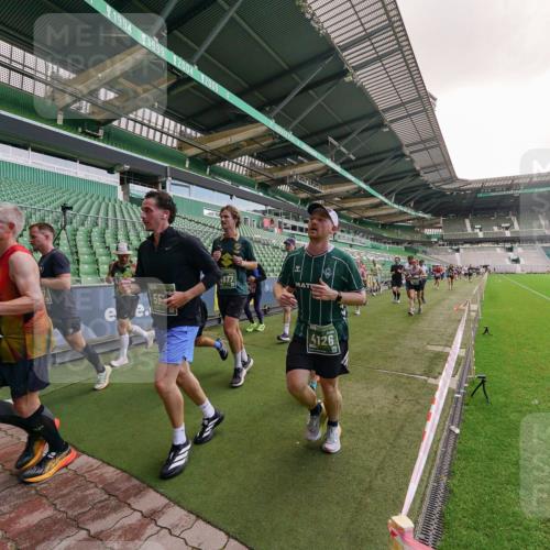 13.09.2026 - 21. swb-Marathon Bremen Michael Burmester http://msf.ph/oto/10306977 13.09.2026 13:00:24 Laufen im Stadion 135, 191, 226, 232, 242, 260, 318, 342, 440, 651, 687, 745, 972, 1080, 1166, 1209, 1368, 1493, 1494, 1516, 1650, 1861, 1935, 1963, 2088, 2210, 2289, 2293, 2306, 2322, 2370, 2409, 2427, 2481, 2485, 2490, 2517, 2560, 2561, 2570, 2627, 2658, 2686, 2700, 2708, 2781, 2806, 2827, 2885, 2899, 2906, 2914, 2953, 2961, 2967, 2979, 3015, 3076, 3098, 3105, 3124, 3145, 3168, 3173, 3190, 3233, 3273, 3354, 3385, 3480, 3516, 3524, 3531, 3642, 3652, 3729, 3774, 3855, 3856, 3861, 3930, 3934 meine-sportfotos.de