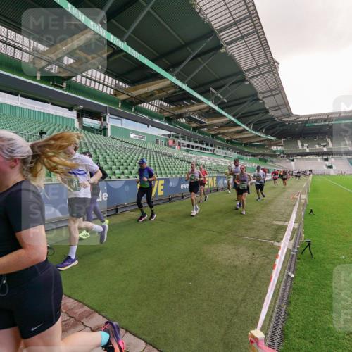 13.09.2026 - 21. swb-Marathon Bremen Michael Burmester http://msf.ph/oto/10306991 13.09.2026 13:00:26 Laufen im Stadion 135, 191, 226, 232, 242, 260, 318, 342, 440, 651, 687, 745, 972, 1080, 1166, 1209, 1368, 1493, 1494, 1516, 1650, 1861, 1935, 1963, 2088, 2210, 2289, 2293, 2306, 2322, 2370, 2409, 2427, 2481, 2485, 2490, 2517, 2560, 2561, 2570, 2627, 2658, 2686, 2700, 2708, 2781, 2806, 2827, 2899, 2906, 2914, 2953, 2961, 2967, 2979, 3015, 3076, 3105, 3124, 3145, 3168, 3173, 3190, 3233, 3273, 3354, 3375, 3385, 3480, 3516, 3524, 3531, 3642, 3652, 3729, 3774, 3855, 3856, 3861, 3930, 3934 meine-sportfotos.de