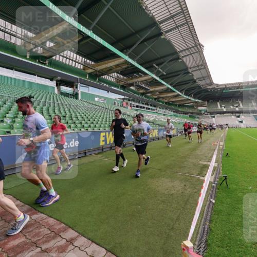 13.09.2026 - 21. swb-Marathon Bremen Michael Burmester http://msf.ph/oto/10307012 13.09.2026 13:00:28 Laufen im Stadion 135, 191, 232, 242, 260, 318, 342, 440, 651, 687, 745, 1080, 1166, 1209, 1368, 1493, 1494, 1516, 1650, 1861, 1935, 1963, 2088, 2210, 2289, 2293, 2306, 2322, 2370, 2409, 2427, 2481, 2485, 2490, 2491, 2517, 2560, 2561, 2570, 2627, 2658, 2686, 2700, 2708, 2781, 2806, 2827, 2899, 2906, 2914, 2953, 2961, 2967, 2979, 3015, 3076, 3105, 3124, 3145, 3168, 3173, 3190, 3273, 3354, 3375, 3385, 3480, 3516, 3524, 3531, 3642, 3652, 3729, 3774, 3855, 3856, 3861, 3930 meine-sportfotos.de