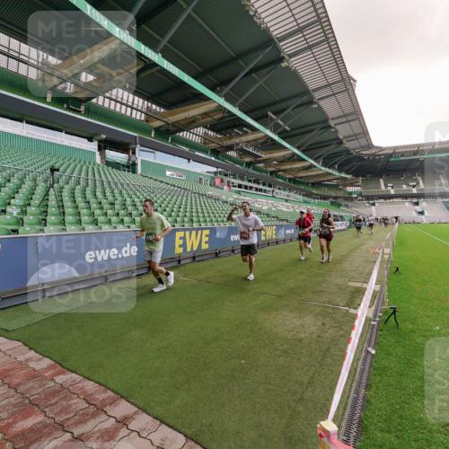 13.09.2026 - 21. swb-Marathon Bremen Michael Burmester http://msf.ph/oto/10307019 13.09.2026 13:00:29 Laufen im Stadion 135, 191, 232, 242, 260, 318, 342, 440, 651, 687, 745, 1080, 1166, 1209, 1368, 1493, 1494, 1516, 1650, 1861, 1935, 1963, 2088, 2210, 2289, 2293, 2306, 2322, 2370, 2409, 2427, 2481, 2485, 2490, 2491, 2517, 2560, 2561, 2570, 2627, 2658, 2686, 2700, 2708, 2781, 2806, 2827, 2899, 2906, 2914, 2953, 2961, 2967, 3015, 3076, 3105, 3124, 3145, 3168, 3173, 3190, 3273, 3354, 3375, 3385, 3480, 3516, 3524, 3531, 3642, 3652, 3729, 3774, 3855, 3856, 3861, 3930 meine-sportfotos.de