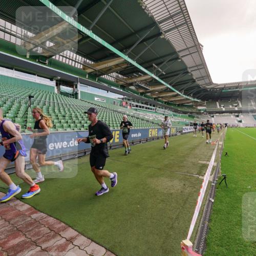 13.09.2026 - 21. swb-Marathon Bremen Michael Burmester http://msf.ph/oto/10307074 13.09.2026 13:00:38 Laufen im Stadion 135, 232, 242, 260, 282, 318, 342, 440, 651, 687, 745, 1080, 1166, 1209, 1368, 1448, 1493, 1494, 1516, 1582, 1650, 1861, 1935, 1963, 2088, 2289, 2293, 2306, 2322, 2370, 2409, 2427, 2481, 2485, 2490, 2491, 2517, 2560, 2561, 2570, 2627, 2658, 2686, 2700, 2708, 2781, 2806, 2899, 2906, 2914, 2953, 2961, 2967, 3015, 3076, 3105, 3124, 3145, 3168, 3173, 3190, 3273, 3354, 3372, 3374, 3375, 3385, 3480, 3524, 3526, 3531, 3642, 3652, 3729, 3774, 3855, 3856, 3861, 3930 meine-sportfotos.de