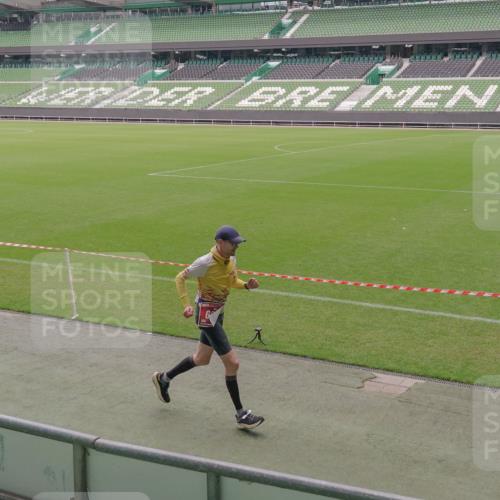 13.09.2026 - 21. swb-Marathon Bremen Michael Burmester http://msf.ph/oto/10307082 13.09.2026 12:32:01 Laufen im Stadion 417, 482, 573, 668, 943, 1020, 1126, 1357, 1507, 1606, 1629, 1639, 2100, 4474, 5212, 6485, 6507, 8044, 8285, 358, 420, 547, 553, 574, 649, 719, 858, 934, 959, 1161, 1253, 1256, 1352, 1391, 1428, 1525, 1724, 1783, 1917, 3662, 4264 meine-sportfotos.de