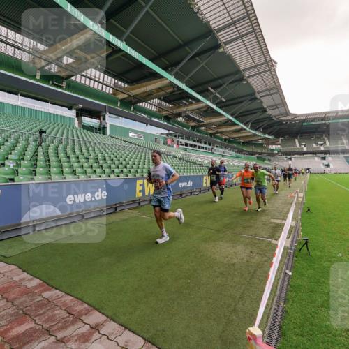 13.09.2026 - 21. swb-Marathon Bremen Michael Burmester http://msf.ph/oto/10307110 13.09.2026 13:00:46 Laufen im Stadion 135, 232, 242, 260, 282, 318, 342, 440, 651, 687, 745, 930, 1067, 1080, 1166, 1209, 1368, 1448, 1493, 1494, 1582, 1650, 1861, 1896, 1935, 1963, 2088, 2289, 2293, 2306, 2322, 2370, 2409, 2427, 2481, 2485, 2490, 2491, 2517, 2560, 2561, 2570, 2627, 2658, 2686, 2700, 2708, 2781, 2806, 2899, 2906, 2914, 2953, 2961, 2967, 3015, 3076, 3105, 3124, 3145, 3168, 3173, 3273, 3354, 3372, 3374, 3375, 3385, 3480, 3524, 3526, 3642, 3652, 3729, 3774, 3855, 3856, 3861, 3930 meine-sportfotos.de