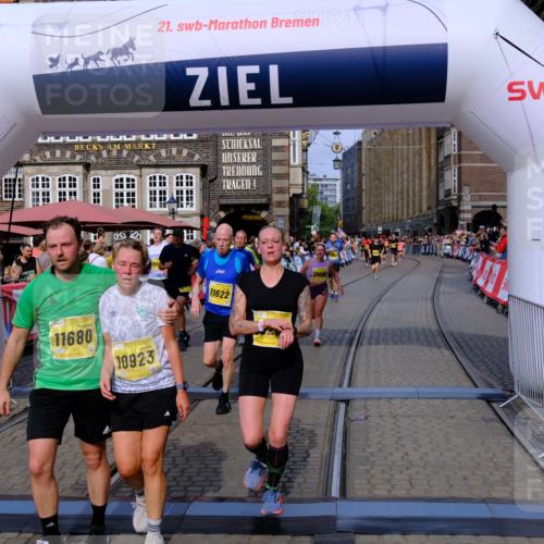 13.09.2026 - 21. swb-Marathon Bremen Tim E. http://msf.ph/oto/10307114 13.09.2026 10:50:43 Ziel 10170, 10233, 10525, 10840, 10923, 11178, 11276, 11497, 11499, 11622, 11664, 11680, 11742, 12045, 12078, 12269, 12447, 13562 meine-sportfotos.de