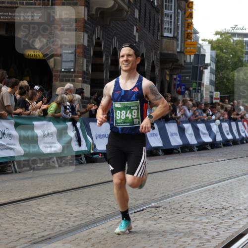 13.09.2026 - 21. swb-Marathon Bremen Strokosch-Dieckow http://msf.ph/oto/10307130 13.09.2026 13:00:50 Ziel 453, 1136, 1550, 1754, 2141, 2683, 4904, 5776, 6359 meine-sportfotos.de