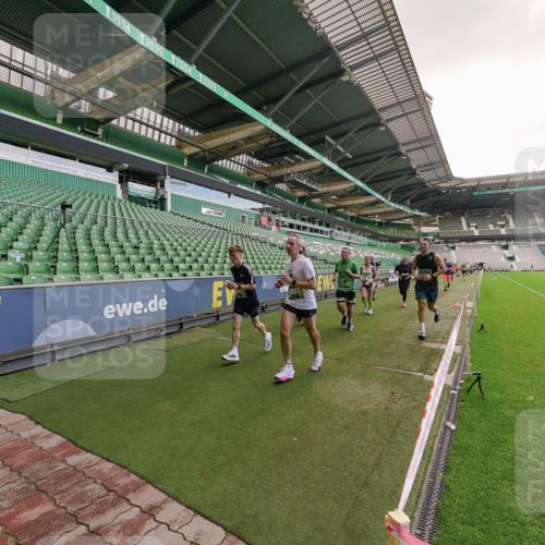 13.09.2026 - 21. swb-Marathon Bremen Michael Burmester http://msf.ph/oto/10307137 13.09.2026 13:00:50 Laufen im Stadion 135, 232, 242, 260, 282, 318, 342, 440, 651, 687, 745, 930, 1067, 1080, 1209, 1368, 1448, 1493, 1494, 1582, 1650, 1861, 1896, 1935, 1963, 2088, 2289, 2293, 2306, 2322, 2370, 2409, 2427, 2481, 2485, 2490, 2491, 2517, 2560, 2561, 2570, 2627, 2658, 2686, 2700, 2708, 2781, 2806, 2906, 2914, 2953, 2961, 2967, 3015, 3076, 3105, 3124, 3145, 3168, 3173, 3273, 3354, 3372, 3374, 3375, 3385, 3480, 3524, 3526, 3642, 3729, 3774, 3855, 3856, 3861, 3930 meine-sportfotos.de