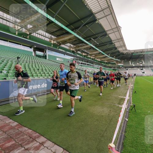 13.09.2026 - 21. swb-Marathon Bremen Michael Burmester http://msf.ph/oto/10307266 13.09.2026 13:01:13 Laufen im Stadion 135, 150, 242, 260, 282, 318, 342, 440, 531, 651, 687, 930, 946, 1006, 1067, 1209, 1368, 1436, 1448, 1493, 1494, 1582, 1650, 1861, 1896, 1935, 1963, 2033, 2047, 2062, 2088, 2293, 2306, 2322, 2370, 2409, 2427, 2485, 2490, 2491, 2517, 2560, 2561, 2627, 2638, 2658, 2686, 2700, 2708, 2781, 2906, 2914, 2967, 2987, 3076, 3105, 3145, 3168, 3173, 3273, 3354, 3372, 3374, 3375, 3385, 3392, 3480, 3524, 3526, 3527, 3642, 3667, 3729, 3774, 3806, 3855, 3856, 3861, 3930 meine-sportfotos.de