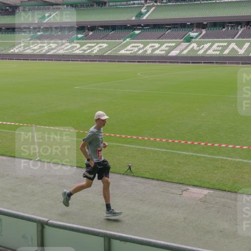 13.09.2026 - 21. swb-Marathon Bremen Michael Burmester http://msf.ph/oto/10307303 13.09.2026 12:34:33 Laufen im Stadion 250, 272, 299, 525, 919, 1089, 1212, 2072, 5428, 7741, 417, 573, 1168, 1214, 1357, 1453, 1639, 4474, 5212, 6485, 6507, 8044, 8285 meine-sportfotos.de