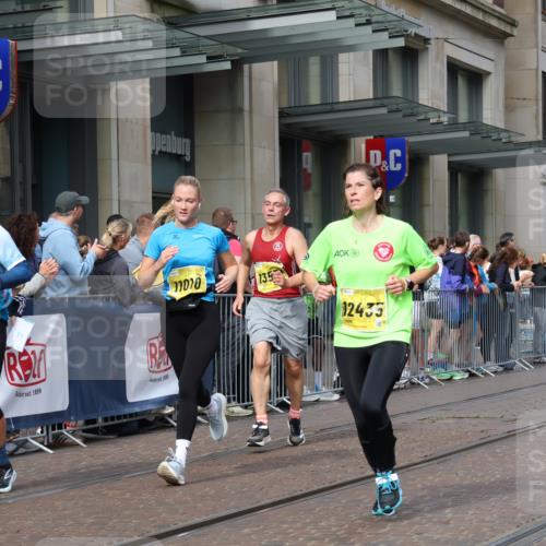 13.09.2026 - 21. swb-Marathon Bremen Strokosch-Dieckow http://msf.ph/oto/10307359 13.09.2026 10:53:55 Ziel 10359, 10503, 10577, 10631, 10749, 10822, 10837, 10884, 10947, 10996, 11010, 11099, 11118, 11290, 11329, 11361, 11476, 11765, 11843, 11989, 11998, 13531, 10141, 10174, 10222, 10227, 10255, 10478, 10579, 10684, 10685, 10708, 10838, 10845, 10905, 10947, 11206, 11242, 11446, 11489, 11502, 11596, 11950, 12075, 12119, 12244, 12331, 12341, 12356, 12405, 12435, 12492, 12515, 13597 meine-sportfotos.de