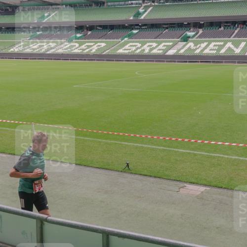 13.09.2026 - 21. swb-Marathon Bremen Michael Burmester http://msf.ph/oto/10307368 13.09.2026 12:35:41 Laufen im Stadion 250, 272, 365, 850, 1089, 1288, 1550, 1875, 1993, 4232, 7692, 8075, 13033, 417, 482, 573, 668, 943, 1020, 1126, 1507, 1606, 1629, 2100, 4474, 6507, 8044, 8285 meine-sportfotos.de