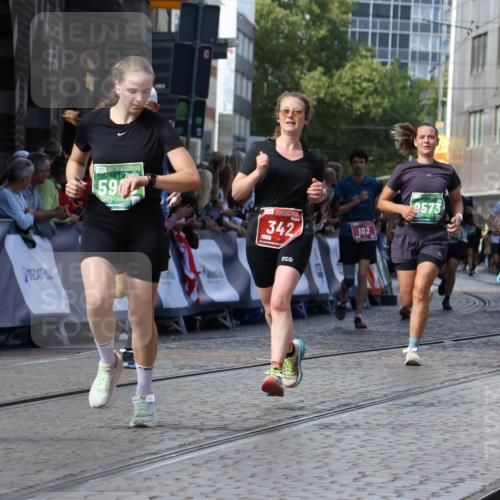 13.09.2026 - 21. swb-Marathon Bremen Strokosch-Dieckow http://msf.ph/oto/10307378 13.09.2026 13:24:19 Ziel 102, 342, 1199, 2210, 2288, 2370, 2517, 2967, 3044, 3372, 4671, 5104, 5146, 5257, 5397, 5623, 6332, 6772, 7094, 7105, 7357, 7475, 7761, 8051, 8052, 8179, 10059, 10115, 13007, 13197, 13219, 789, 790, 1582, 3375, 3524, 3994, 4000, 5572, 5668, 5669, 5929, 5953, 6080, 7156, 7568, 8310, 8784, 8881, 9264, 9573, 9676, 10069, 10071 meine-sportfotos.de