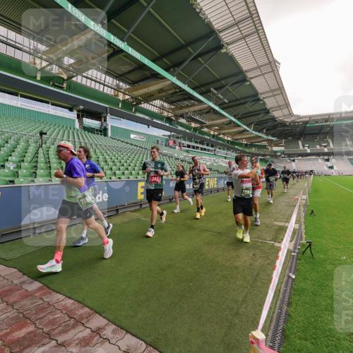 13.09.2026 - 21. swb-Marathon Bremen Michael Burmester http://msf.ph/oto/10307380 13.09.2026 13:01:37 Laufen im Stadion 150, 242, 282, 318, 440, 531, 651, 687, 722, 930, 946, 1006, 1067, 1163, 1250, 1436, 1448, 1582, 1650, 1861, 1896, 1963, 2033, 2047, 2062, 2292, 2293, 2306, 2322, 2345, 2370, 2378, 2409, 2427, 2485, 2490, 2491, 2560, 2561, 2627, 2638, 2658, 2666, 2668, 2700, 2708, 2781, 2906, 2967, 2987, 3013, 3044, 3145, 3163, 3164, 3168, 3173, 3187, 3248, 3294, 3334, 3354, 3372, 3374, 3375, 3385, 3392, 3480, 3524, 3526, 3527, 3603, 3642, 3667, 3721, 3729, 3774, 3806, 3856, 4000 meine-sportfotos.de