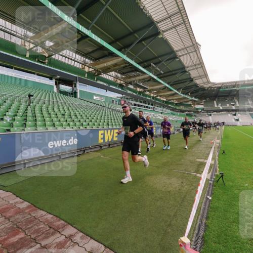13.09.2026 - 21. swb-Marathon Bremen Michael Burmester http://msf.ph/oto/10307409 13.09.2026 13:01:41 Laufen im Stadion 150, 242, 282, 318, 440, 531, 687, 722, 930, 936, 946, 1006, 1067, 1163, 1250, 1436, 1448, 1582, 1650, 1896, 2033, 2047, 2062, 2292, 2322, 2345, 2370, 2378, 2409, 2427, 2485, 2490, 2491, 2560, 2561, 2627, 2638, 2658, 2666, 2668, 2700, 2708, 2781, 2906, 2967, 2987, 3013, 3044, 3145, 3163, 3164, 3168, 3173, 3187, 3248, 3294, 3334, 3372, 3374, 3375, 3385, 3392, 3524, 3526, 3527, 3603, 3642, 3667, 3721, 3774, 3806, 3852, 3856, 4000, 4506 meine-sportfotos.de