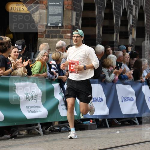 13.09.2026 - 21. swb-Marathon Bremen Strokosch-Dieckow http://msf.ph/oto/10307480 13.09.2026 13:01:06 Ziel 371, 453, 2141, 4904, 8749, 9849, 1411, 1619, 3019, 4328, 5663 meine-sportfotos.de