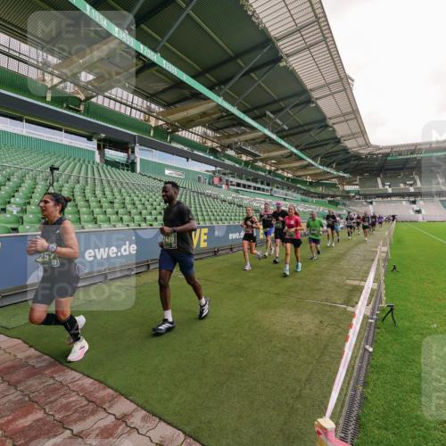 13.09.2026 - 21. swb-Marathon Bremen Michael Burmester http://msf.ph/oto/10307482 13.09.2026 13:01:53 Laufen im Stadion 150, 242, 282, 318, 440, 531, 687, 722, 930, 936, 946, 1006, 1067, 1163, 1250, 1436, 1448, 1582, 1896, 2033, 2047, 2062, 2292, 2345, 2370, 2378, 2409, 2427, 2485, 2490, 2491, 2560, 2561, 2627, 2638, 2658, 2666, 2668, 2700, 2708, 2781, 2967, 2987, 3013, 3044, 3163, 3164, 3168, 3173, 3187, 3248, 3258, 3294, 3334, 3372, 3374, 3375, 3385, 3392, 3524, 3526, 3527, 3603, 3642, 3667, 3721, 3774, 3806, 3852, 3856, 3893, 4000, 4506, 4558 meine-sportfotos.de