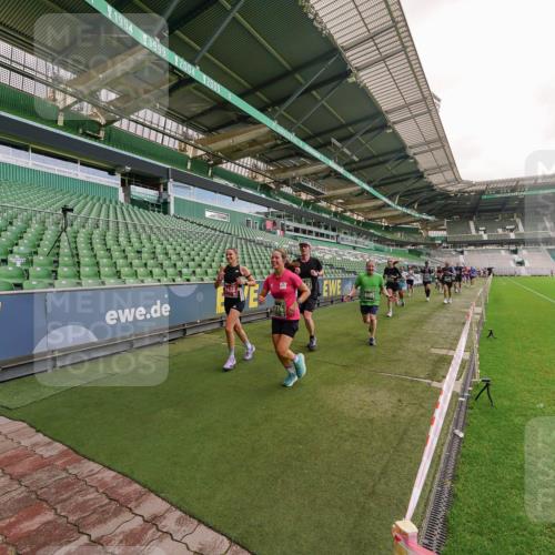 13.09.2026 - 21. swb-Marathon Bremen Michael Burmester http://msf.ph/oto/10307488 13.09.2026 13:01:54 Laufen im Stadion 150, 242, 282, 318, 440, 531, 687, 722, 930, 936, 946, 1006, 1067, 1163, 1250, 1436, 1448, 1582, 1896, 2033, 2047, 2062, 2292, 2345, 2364, 2370, 2378, 2409, 2427, 2485, 2490, 2491, 2560, 2561, 2627, 2638, 2658, 2666, 2668, 2700, 2708, 2781, 2967, 2987, 3013, 3044, 3163, 3164, 3168, 3173, 3187, 3248, 3258, 3294, 3334, 3372, 3374, 3375, 3385, 3392, 3524, 3526, 3527, 3603, 3642, 3667, 3721, 3774, 3806, 3852, 3856, 3893, 4000, 4506, 4558 meine-sportfotos.de