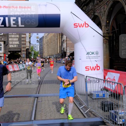 13.09.2026 - 21. swb-Marathon Bremen Tim E. http://msf.ph/oto/10307619 13.09.2026 10:51:01 Ziel 10267, 10764, 11076, 11170, 11220, 11276, 11664, 11753, 11774, 11961, 12052, 12070, 12179, 12309, 12488, 12560, 13544 meine-sportfotos.de