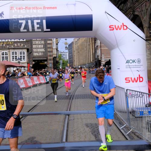 13.09.2026 - 21. swb-Marathon Bremen Tim E. http://msf.ph/oto/10307641 13.09.2026 10:51:01 Ziel 10267, 10764, 11076, 11170, 11220, 11276, 11664, 11753, 11774, 11961, 12052, 12070, 12179, 12309, 12488, 12560, 13544 meine-sportfotos.de