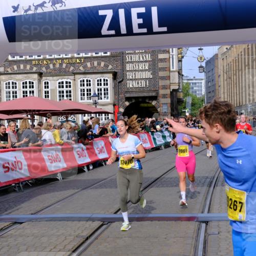 13.09.2026 - 21. swb-Marathon Bremen Tim E. http://msf.ph/oto/10307667 13.09.2026 10:51:03 Ziel 10267, 10537, 10764, 11076, 11170, 11220, 11753, 11774, 11961, 12052, 12070, 12179, 12309, 12488, 12560, 13544 meine-sportfotos.de