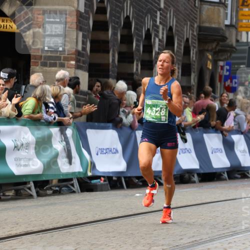 13.09.2026 - 21. swb-Marathon Bremen Strokosch-Dieckow http://msf.ph/oto/10307677 13.09.2026 13:01:16 Ziel 6359, 8749, 9849, 1411, 4118, 4328, 5996, 13063 meine-sportfotos.de
