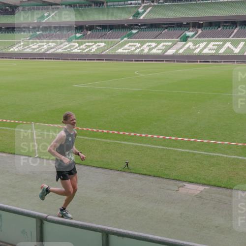 13.09.2026 - 21. swb-Marathon Bremen Michael Burmester http://msf.ph/oto/10307679 13.09.2026 12:37:32 Laufen im Stadion 346, 365, 466, 658, 850, 895, 1090, 1118, 1288, 1385, 1485, 1583, 1604, 1754, 2073, 2141, 2585, 2670, 3617, 7244, 7650, 7768, 8075, 8077, 8081, 8729, 9399, 9522, 9617, 250, 272, 299, 525, 919, 1089, 1212, 2072, 5428, 7741 meine-sportfotos.de