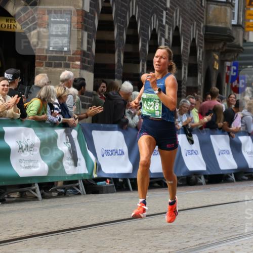 13.09.2026 - 21. swb-Marathon Bremen Strokosch-Dieckow http://msf.ph/oto/10307688 13.09.2026 13:01:16 Ziel 6359, 8749, 9849, 1411, 4118, 4328, 5996, 13063 meine-sportfotos.de