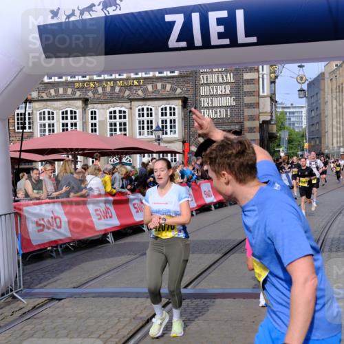 13.09.2026 - 21. swb-Marathon Bremen Tim E. http://msf.ph/oto/10307719 13.09.2026 10:51:03 Ziel 10267, 10537, 10764, 11076, 11170, 11220, 11753, 11774, 11961, 12052, 12070, 12179, 12309, 12488, 12560, 13544 meine-sportfotos.de