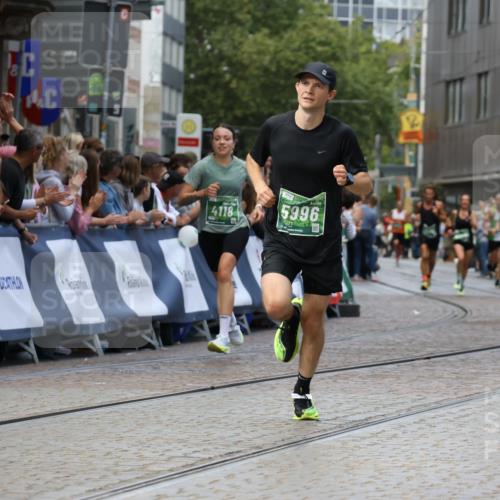 13.09.2026 - 21. swb-Marathon Bremen Strokosch-Dieckow http://msf.ph/oto/10307727 13.09.2026 13:01:23 Ziel 1619, 3019, 5663, 6359, 4118, 5369, 5996, 13063, 13168 meine-sportfotos.de