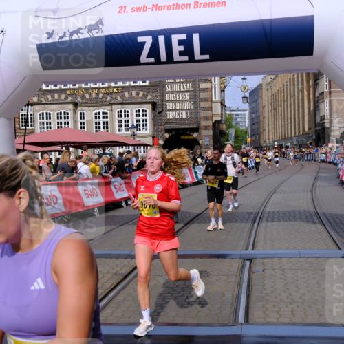 13.09.2026 - 21. swb-Marathon Bremen Tim E. http://msf.ph/oto/10307797 13.09.2026 10:51:06 Ziel 10267, 10537, 10764, 11076, 11087, 11170, 11753, 11961, 12004, 12052, 12070, 12179, 12309, 12351, 12488, 12560, 13544 meine-sportfotos.de
