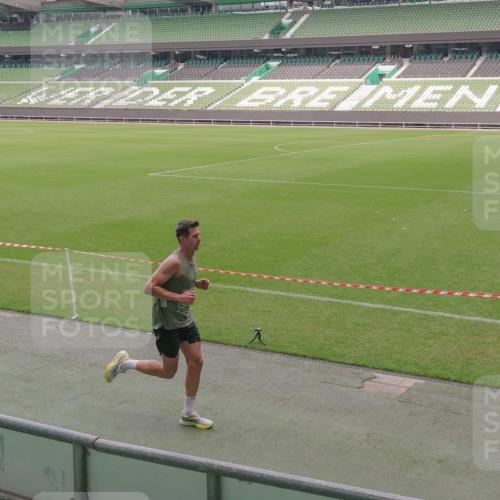 13.09.2026 - 21. swb-Marathon Bremen Michael Burmester http://msf.ph/oto/10307826 13.09.2026 12:38:06 Laufen im Stadion 277, 346, 466, 658, 895, 901, 1090, 1118, 1248, 1320, 1323, 1385, 1472, 1485, 1583, 1587, 1604, 1754, 1911, 2073, 2141, 2352, 2585, 2670, 3080, 3606, 3617, 5160, 6112, 7244, 7650, 8077, 8081, 8729, 9399, 9522, 9617, 250, 272, 299, 525, 919, 1089, 1212, 1875, 2072, 5428 meine-sportfotos.de