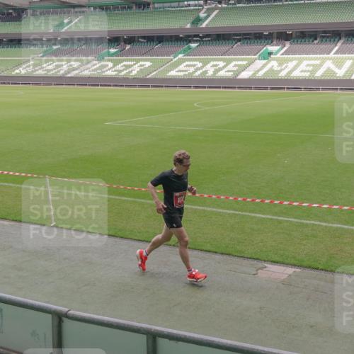 13.09.2026 - 21. swb-Marathon Bremen Michael Burmester http://msf.ph/oto/10307842 13.09.2026 12:38:08 Laufen im Stadion 277, 346, 466, 658, 895, 901, 1090, 1118, 1248, 1320, 1323, 1385, 1472, 1485, 1583, 1587, 1604, 1754, 1911, 2073, 2141, 2352, 2585, 2670, 3080, 3606, 3617, 5160, 5163, 6112, 7244, 7650, 8077, 8081, 8729, 9399, 9522, 9617, 250, 272, 299, 525, 919, 1089, 1212, 1875, 2072, 5428 meine-sportfotos.de