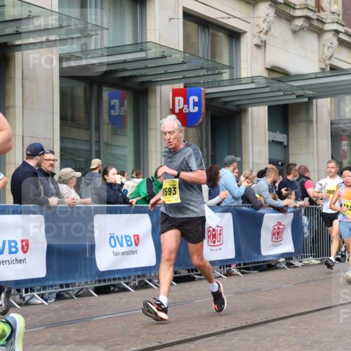 13.09.2026 - 21. swb-Marathon Bremen Strokosch-Dieckow http://msf.ph/oto/10307847 13.09.2026 10:54:23 Ziel 10067, 10146, 10410, 10589, 10608, 10704, 10765, 11039, 11040, 11174, 11389, 11569, 11593, 11874, 12038, 12265, 12467, 12519, 12800, 13526, 10359, 10503, 10577, 10631, 10749, 10837, 10884, 10996, 11099, 11118, 11290, 11329, 11361, 11476, 11765, 11843, 11989, 11998, 12265, 12328 meine-sportfotos.de