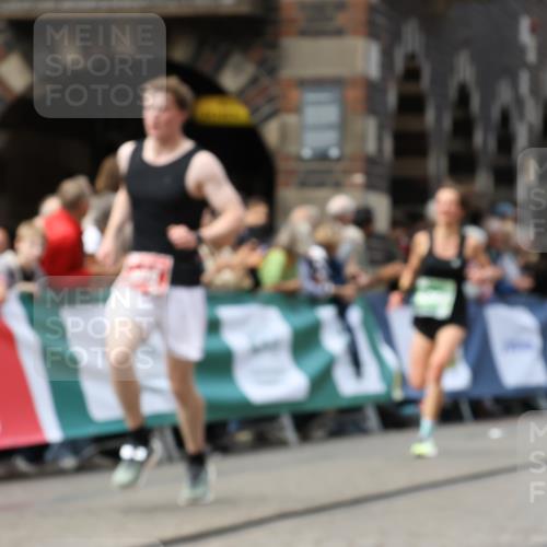13.09.2026 - 21. swb-Marathon Bremen Strokosch-Dieckow http://msf.ph/oto/10307899 13.09.2026 13:01:35 Ziel 1411, 1619, 3019, 4328, 5663, 1614, 4696, 5369, 7950, 9137, 13168 meine-sportfotos.de