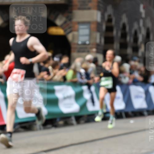 13.09.2026 - 21. swb-Marathon Bremen Strokosch-Dieckow http://msf.ph/oto/10307923 13.09.2026 13:01:35 Ziel 1411, 1619, 3019, 4328, 5663, 1614, 4696, 5369, 7950, 9137, 13168 meine-sportfotos.de