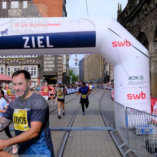 13.09.2026 - 21. swb-Marathon Bremen Tim E. http://msf.ph/oto/10307979 13.09.2026 10:51:27 Ziel 10200, 10471, 10515, 10808, 10887, 11339, 11503, 11537, 11625, 11626, 11801, 11973, 12051, 12133, 12303, 12407, 12552 meine-sportfotos.de