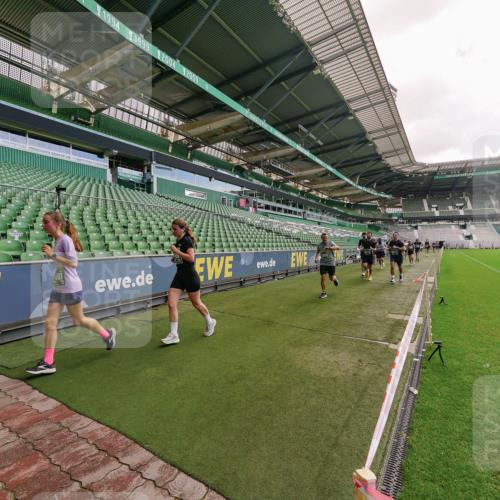 13.09.2026 - 21. swb-Marathon Bremen Michael Burmester http://msf.ph/oto/10308090 13.09.2026 13:03:11 Laufen im Stadion 150, 210, 488, 596, 722, 725, 762, 881, 936, 940, 946, 1014, 1163, 1250, 1458, 1460, 1479, 1611, 1649, 1771, 2047, 2223, 2276, 2292, 2345, 2364, 2378, 2421, 2434, 2513, 2625, 2638, 2666, 2668, 2779, 2851, 2900, 2934, 2977, 2987, 3013, 3044, 3114, 3135, 3163, 3164, 3187, 3248, 3258, 3294, 3334, 3360, 3392, 3402, 3454, 3460, 3496, 3510, 3527, 3576, 3579, 3585, 3597, 3603, 3618, 3667, 3721, 3846, 3852, 3859, 3893, 3938, 3970, 3983, 4000, 4077, 4133, 4506, 4558 meine-sportfotos.de