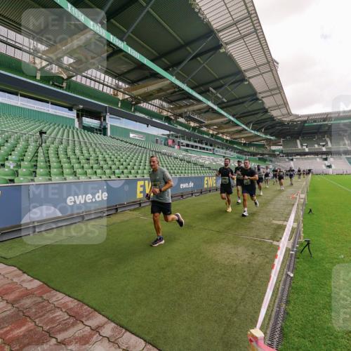 13.09.2026 - 21. swb-Marathon Bremen Michael Burmester http://msf.ph/oto/10308096 13.09.2026 13:03:12 Laufen im Stadion 150, 210, 488, 596, 722, 725, 762, 881, 936, 940, 946, 1014, 1163, 1250, 1343, 1458, 1460, 1479, 1611, 1649, 1771, 2047, 2223, 2276, 2292, 2345, 2364, 2378, 2421, 2434, 2513, 2625, 2638, 2666, 2668, 2779, 2851, 2900, 2934, 2977, 2987, 3013, 3044, 3114, 3135, 3163, 3164, 3187, 3248, 3258, 3294, 3334, 3360, 3392, 3402, 3454, 3460, 3496, 3510, 3527, 3576, 3579, 3585, 3597, 3603, 3618, 3721, 3846, 3852, 3859, 3893, 3938, 3970, 3983, 4000, 4077, 4133, 4506, 4558 meine-sportfotos.de