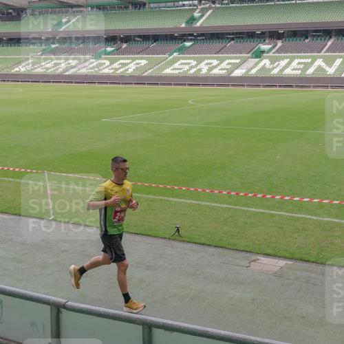 13.09.2026 - 21. swb-Marathon Bremen Michael Burmester http://msf.ph/oto/10308114 13.09.2026 12:39:06 Laufen im Stadion 277, 346, 807, 895, 901, 1118, 1248, 1320, 1323, 1472, 1508, 1576, 1587, 1604, 1717, 1751, 1758, 1795, 1800, 1852, 1911, 2049, 2099, 2141, 2352, 2670, 3080, 3606, 3744, 5160, 5163, 5912, 6112, 6630, 7650, 8077, 8081, 8467, 9399, 9522, 9617, 9630, 10034, 13080, 250, 272, 365, 850, 1089, 1288, 1550, 1875, 1993, 4232, 7692, 8075, 13033 meine-sportfotos.de