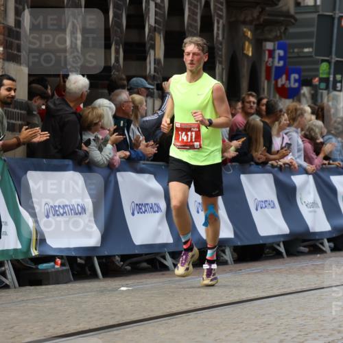 13.09.2026 - 21. swb-Marathon Bremen Strokosch-Dieckow http://msf.ph/oto/10308144 13.09.2026 13:01:42 Ziel 1411, 3019, 4118, 4328, 5996, 13063, 1614, 4696, 4739, 5601, 9233 meine-sportfotos.de