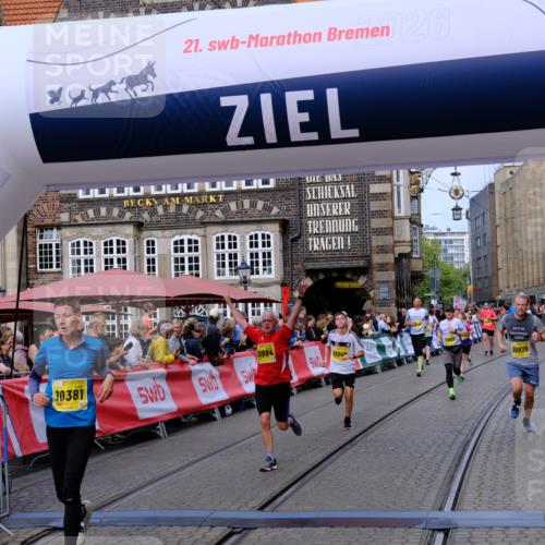 13.09.2026 - 21. swb-Marathon Bremen Tim E. http://msf.ph/oto/10308157 13.09.2026 10:51:39 Ziel 10334, 10381, 10471, 10515, 10544, 10763, 10825, 10862, 10887, 10984, 11145, 11503, 11801, 11973, 12051, 12133, 12424, 12548, 12552, 13631 meine-sportfotos.de