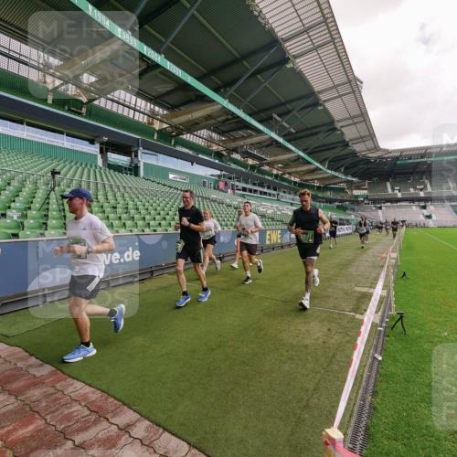 13.09.2026 - 21. swb-Marathon Bremen Michael Burmester http://msf.ph/oto/10308169 13.09.2026 13:03:21 Laufen im Stadion 150, 209, 210, 488, 596, 722, 725, 762, 881, 936, 940, 1014, 1163, 1250, 1343, 1458, 1460, 1479, 1611, 1649, 1653, 1771, 2223, 2276, 2292, 2345, 2364, 2378, 2421, 2434, 2513, 2625, 2666, 2668, 2779, 2851, 2891, 2900, 2934, 2977, 2987, 3013, 3044, 3114, 3135, 3163, 3164, 3187, 3248, 3258, 3294, 3334, 3360, 3392, 3402, 3454, 3460, 3496, 3510, 3527, 3576, 3579, 3585, 3597, 3603, 3618, 3721, 3846, 3852, 3859, 3893, 3938, 3970, 3983, 4000, 4077, 4133, 4506, 4558 meine-sportfotos.de